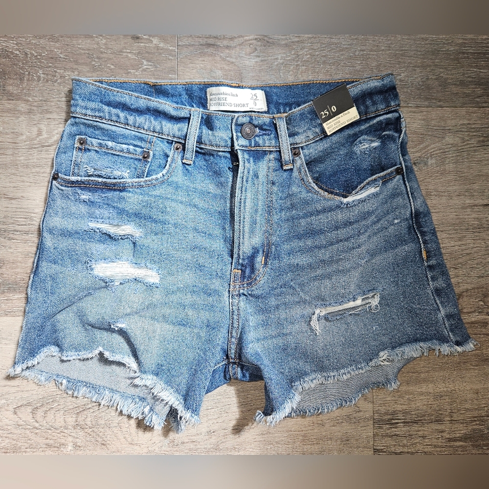 Abercrombie & Fitch Mid Rise Boyfriend Denim Shorts NWT Size 25 0